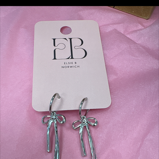 Silver bow earrings 