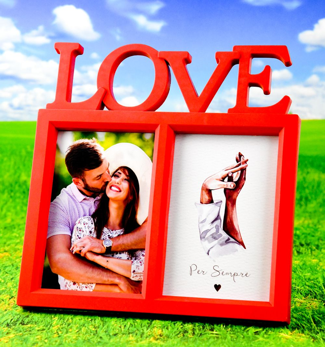 Cornice LOVE da tavolo dalle dimensioni 20x20