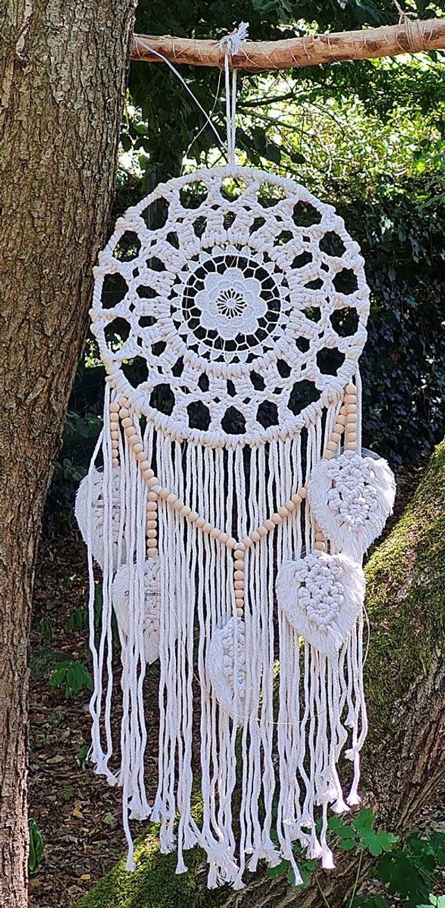 Traumfänger weiß mit Makramee Mandala und Anhang mit Holzperlen