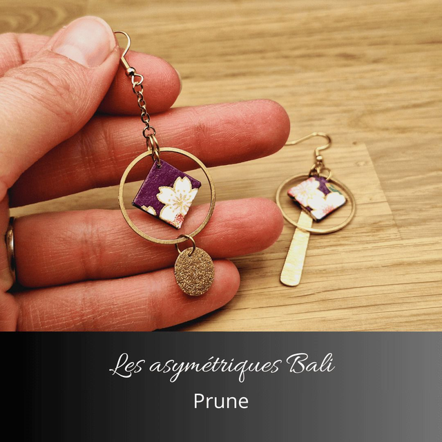 Boucles d'oreilles asymétriques Bali - Prune