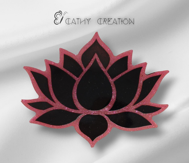 Fleur de lotus rose et noire