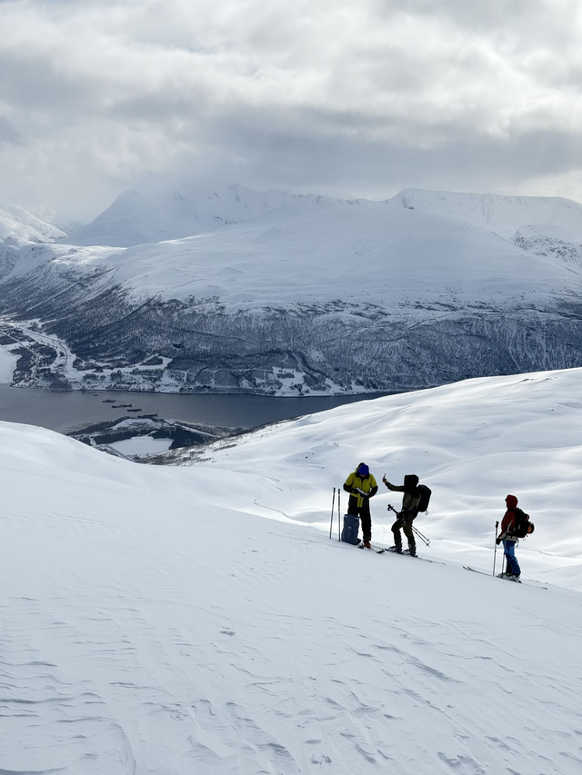 5 nights - 4 guided ski tours | April 12-17 | Kvaløya