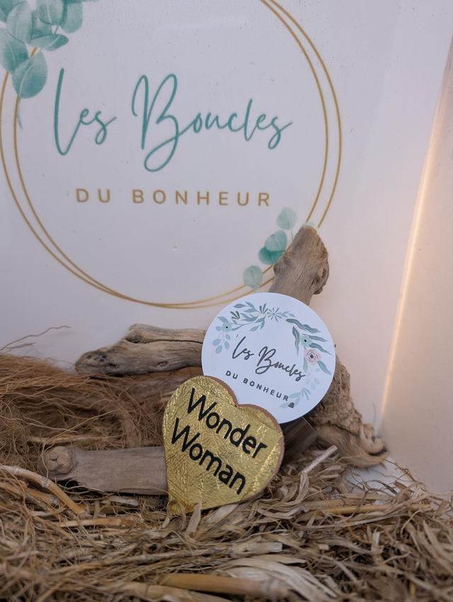 Broche personnalisée Wonder woman (dorée) br048