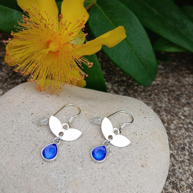 Boucles d'oreilles " l'envol des gouttes" en émail champlevé sur argent 