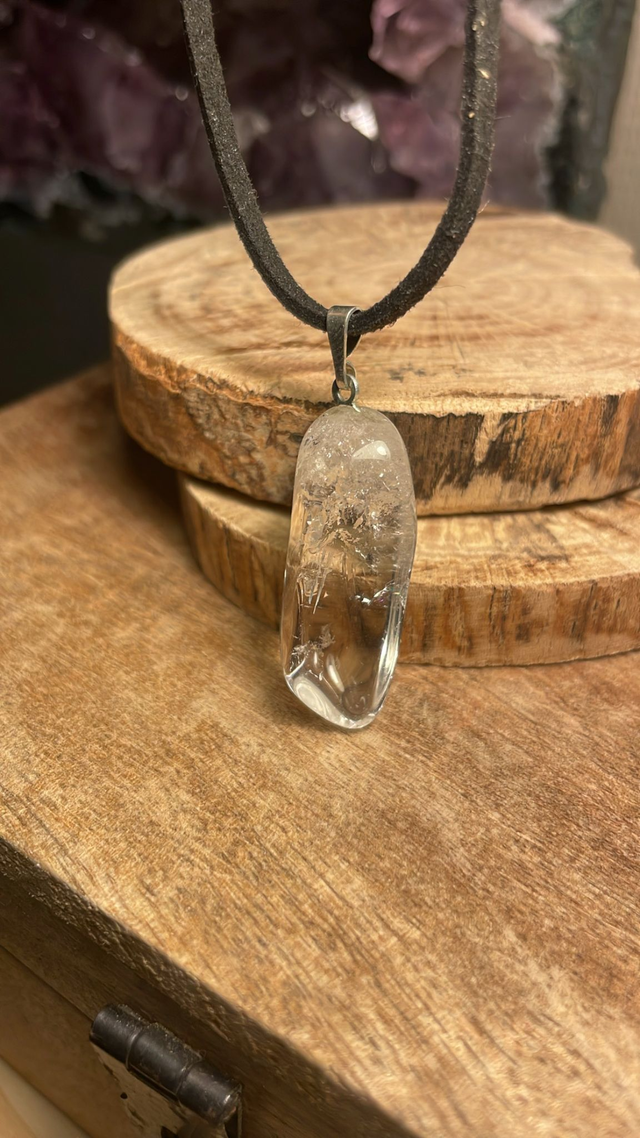 Pendentif CRISTAL DE ROCHE Pierre roulée