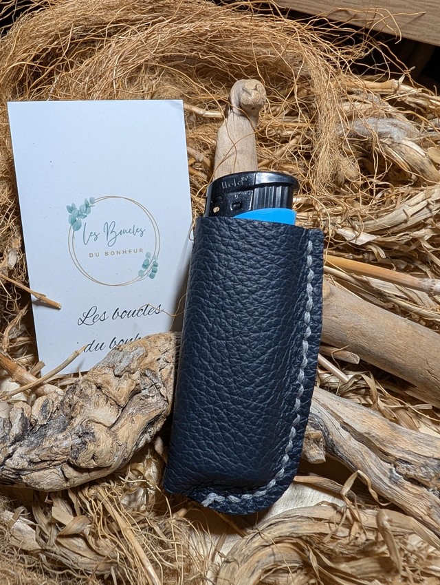 Étui à briquet bleu marine 