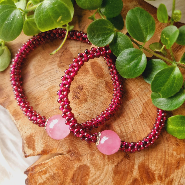Garnet &amp; Dyed Agate Beaded Bracelet 