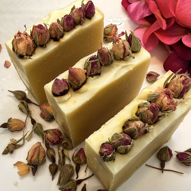 Sabonete Artesanal de Rosa Mosqueta e Gerânio Rosa