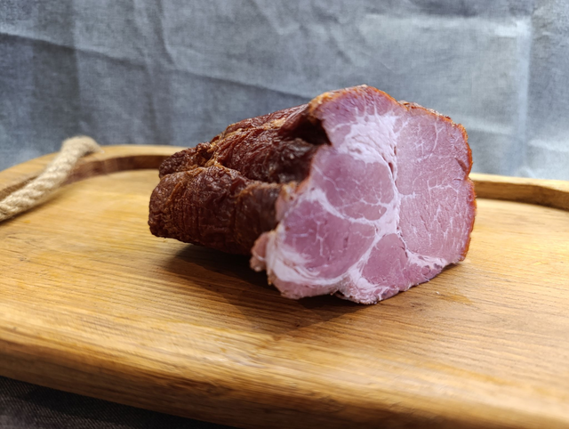 Karczek pieczony-wędzony z czosnkiem