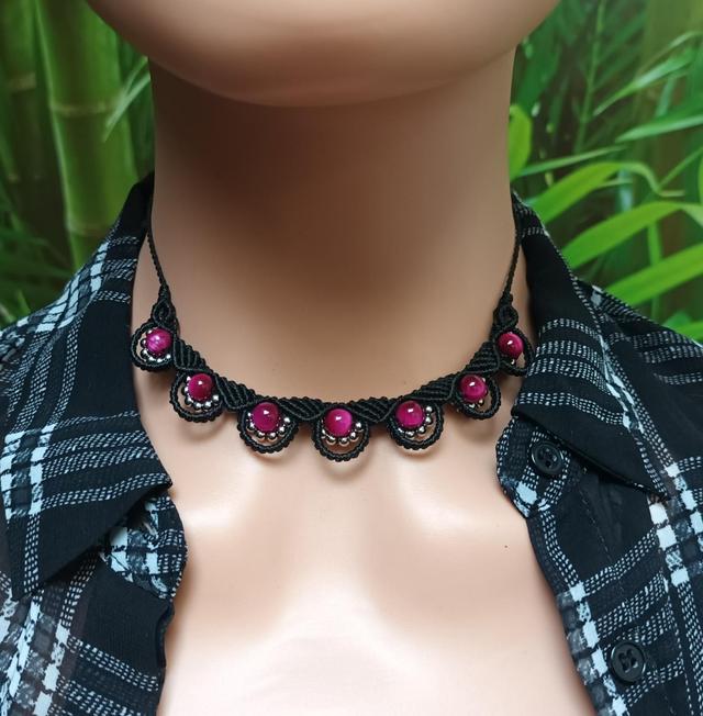 Collier en œil de tigre teinté