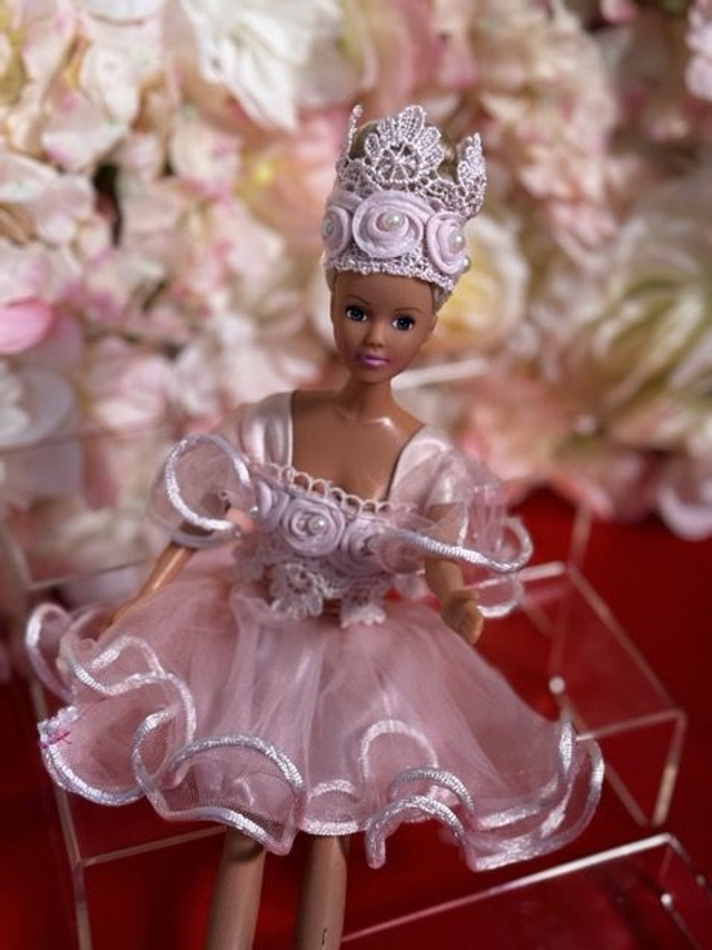 Poupée – Robe rose en dentelle & Coiffe assortie - Fait main