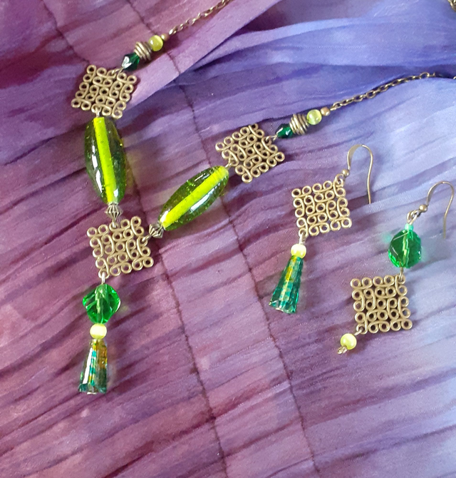 Collier Bronze antique et vert