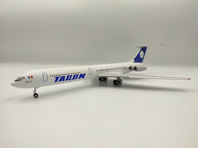 1/200 Iljuschin Il-62M TAROM YR-IRD blue livery 