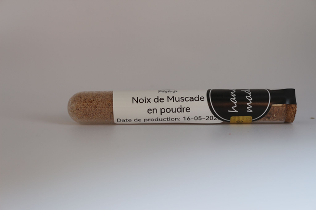 Noix de muscades en poudre (+/- 5g)