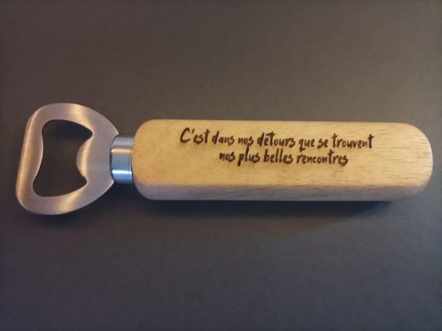 Décapsuleur bois avec message personnalisé