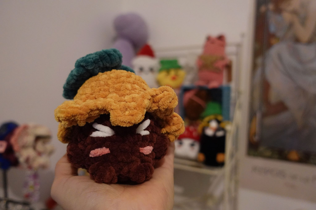 Hélia, la lumineuse| Créature d&#039;atelier tournesol en crochet pleines d&#039;intentions