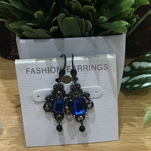 Blue Vintage Dangling Earrings- BLDE75