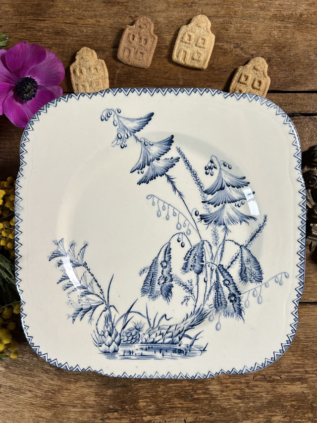 INDIANA - Plat piédouche (ou présentoir) de la manufacture française Clairefontaine - Terre de Fer