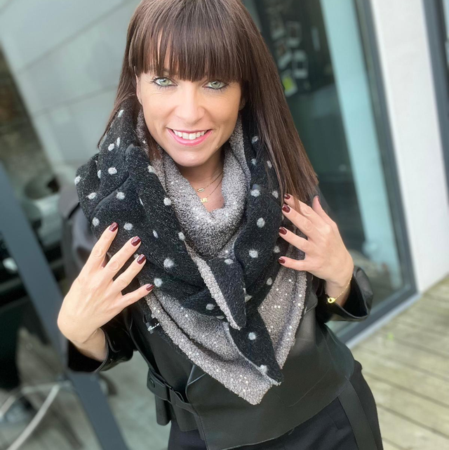 Gris et noir à pois 