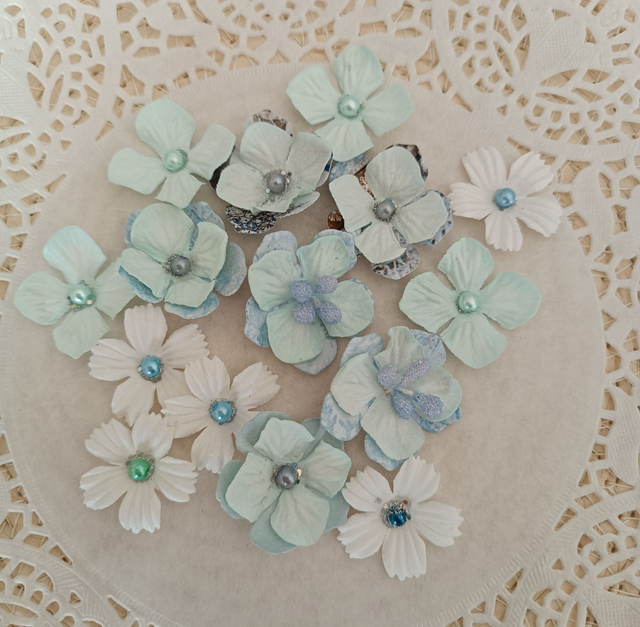 15 Petites fleurs bleu/vert - fait main