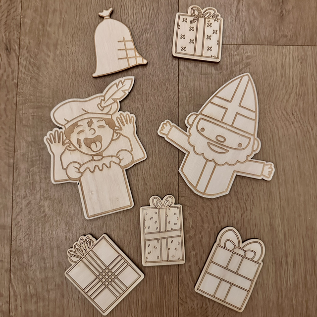 Sint + Piet + 5 cadeau’s (los) (voorop schoorsteen)