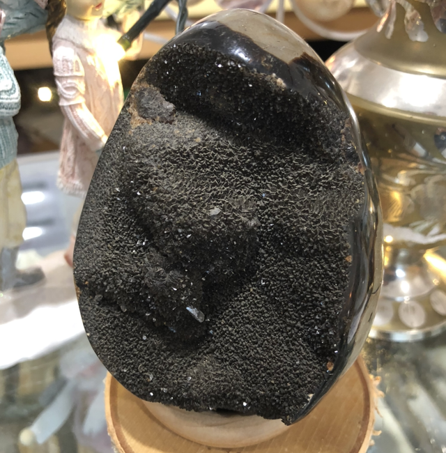 Septaria brute et polie en forme d’oeuf