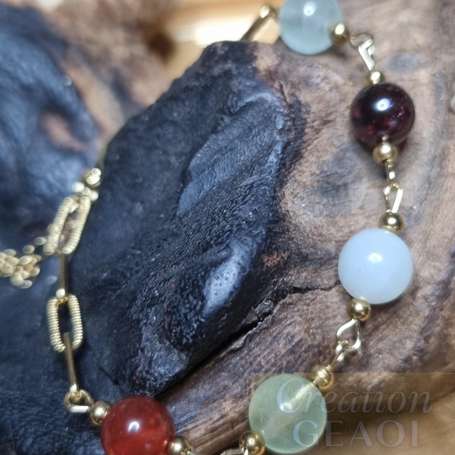 Bracelet des êtres chers :Fluorite, Grenat, jade vert, Fluorite, agate rouge cornaline