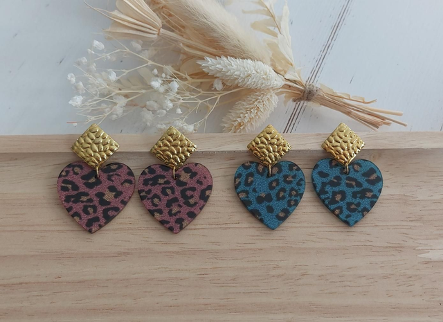 Boucles d&#039;oreilles Victoire paillettes roses / bleus 