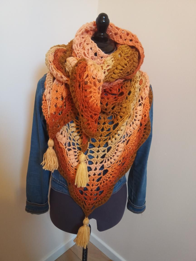 Grand châle au crochet tons automne – Fait main, 200 x 100 cm, pompons bohèmes