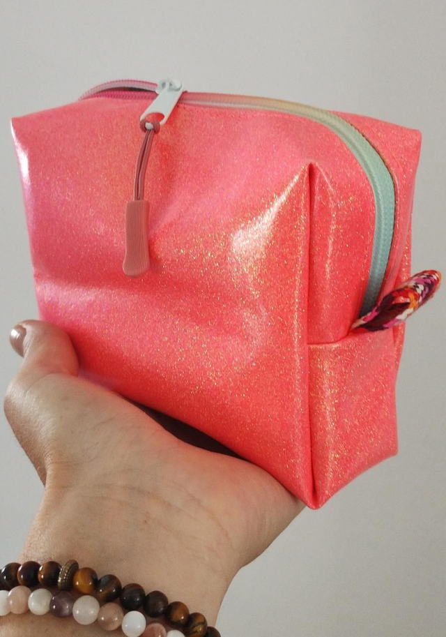 B - Trousse paillettes CORAIL