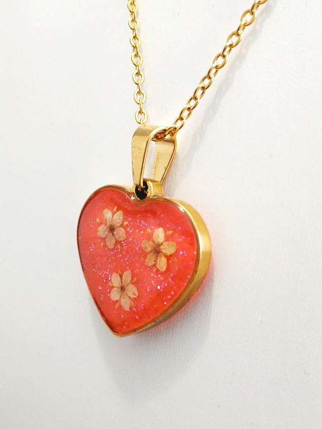 Collier cœur fleuri rouge doré
