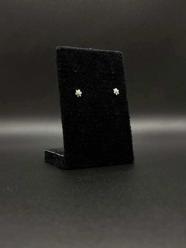 Brinco flor zircôrnia