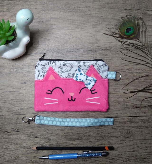 Pink cat zip purse with wrist strap