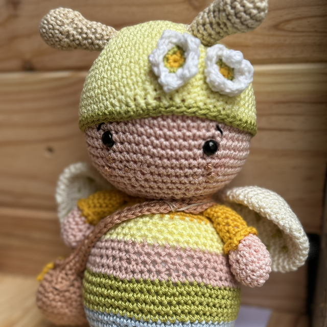 (938) Poupon abeilles 🐝 en coton 23cm env 