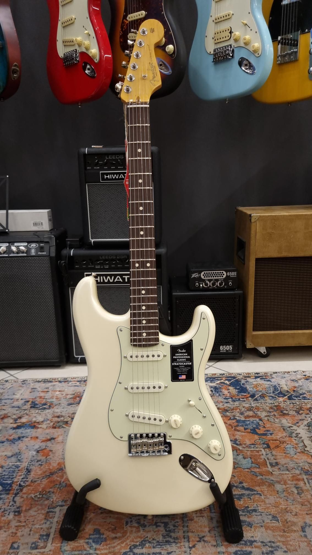 Fender American Professional Classic Stratocaster Limited edition Pearl White