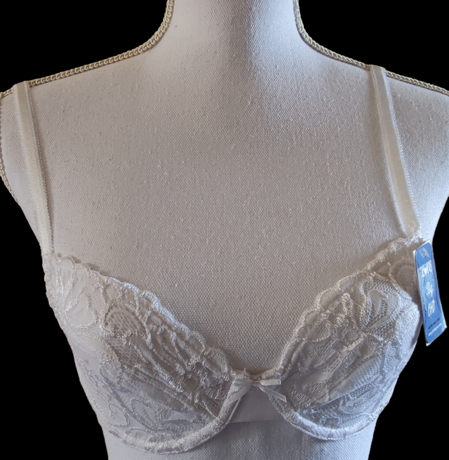 Soutien-gorge en dentelle blanc avec armature 100B (Love By Cho) 