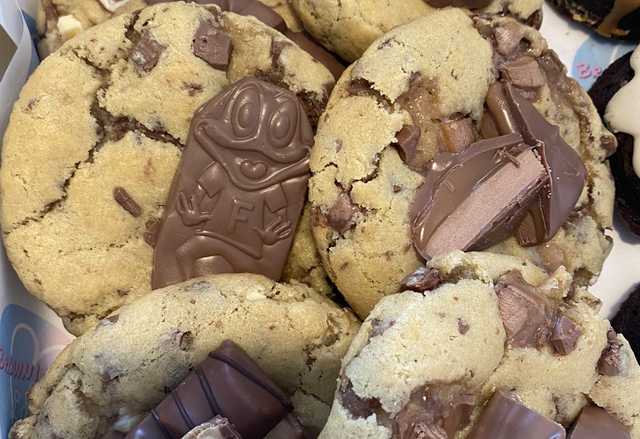 Box of 4 New York filled cookies 