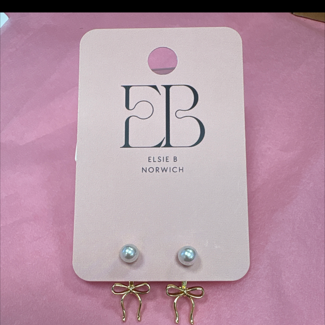 Gold pearl and bow earrings 