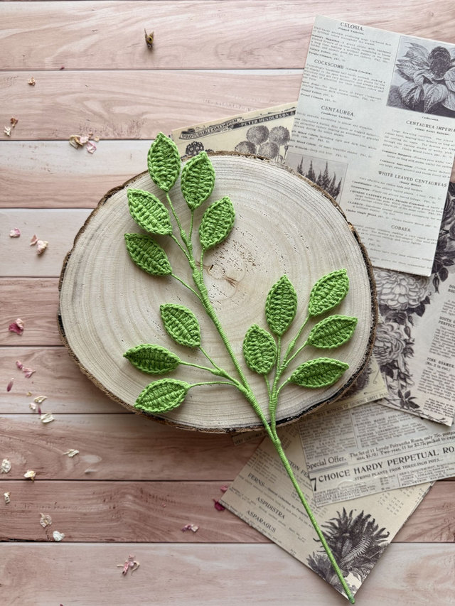 Branche avec feuillages (personnalisable pour créer votre bouquet)