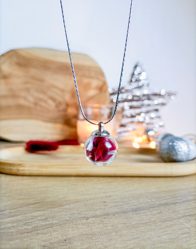 Collier pendentif en verre fleuri - Baiser Volé