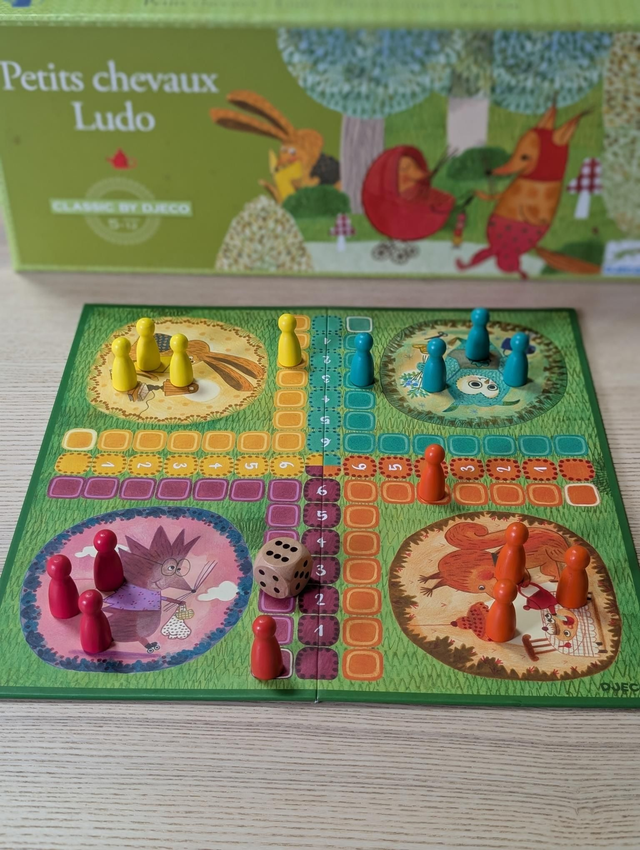 Petit chevaux ludo Djeco - Prix neuf : 11.95 euros