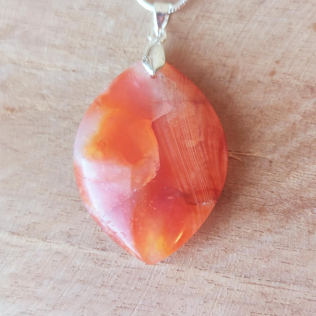 Pendentif "Séléné" Cornaline AA