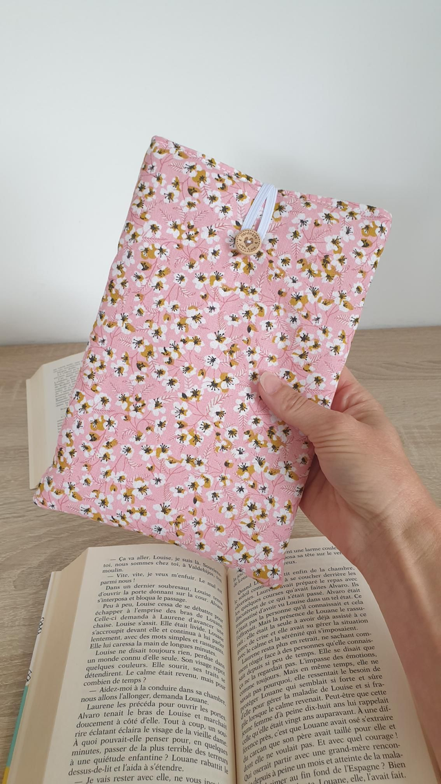 Pochette à livre POCHE ou BROCHE FLEURI ROSE 