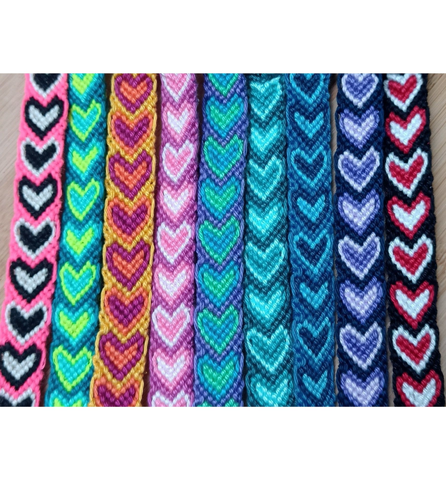 Vriendschapsbandje hartjes 12 draden