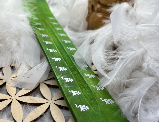 Porte encens éléphant vert 