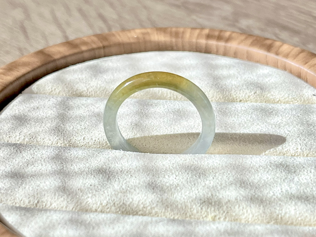 Bague en jade (52) - Ambre blanc 