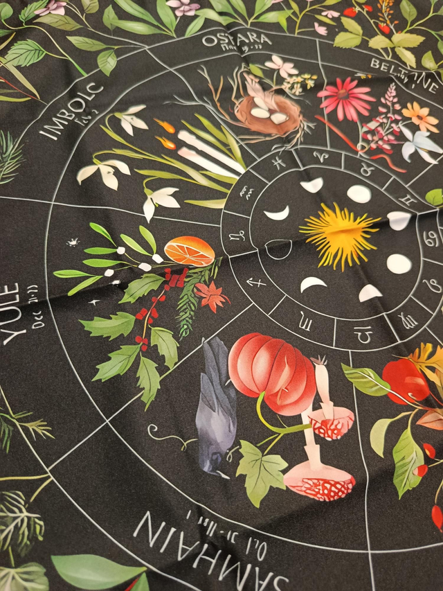 Tapis de Tarot & Oracle en Tissus 48x48cm – 8 Sabbats