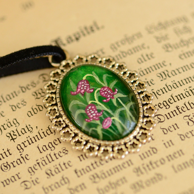 Checker Lily Pendant