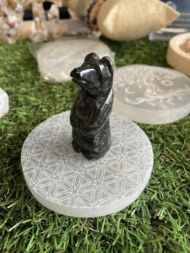 OURS SCULPTÉ EN SERPENTINE TAILLE S