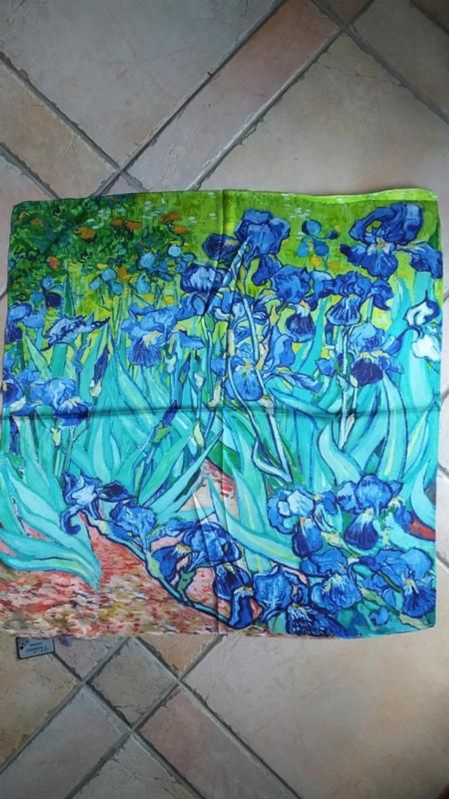Foulard quadrato Iris di Van Gogh